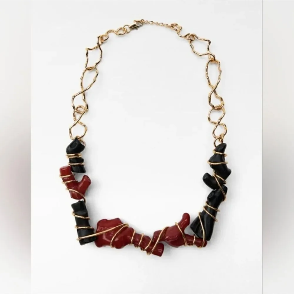 ZARA SET MATCHING SET FAUX CORAL NECKLACE AND RING